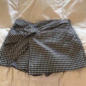 Black and white gingham print skort